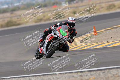 media/Sep-10-2022-SoCal Trackdays (Sat) [[a5bf35bb4a]]/Turn 11 (11am)/